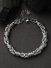 The Knot Link Bracelet - Metallic Silver